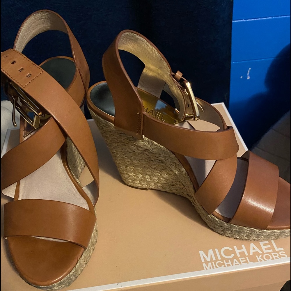 Michael Kors wedge heels size 7 - Picture 3 of 4